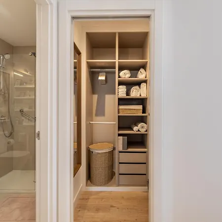 Appartement Skyline 9 Pool & Parking Free *