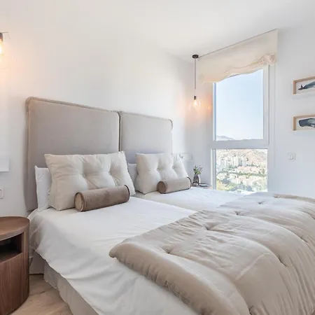 Skyline 9 Pool & Parking Free *