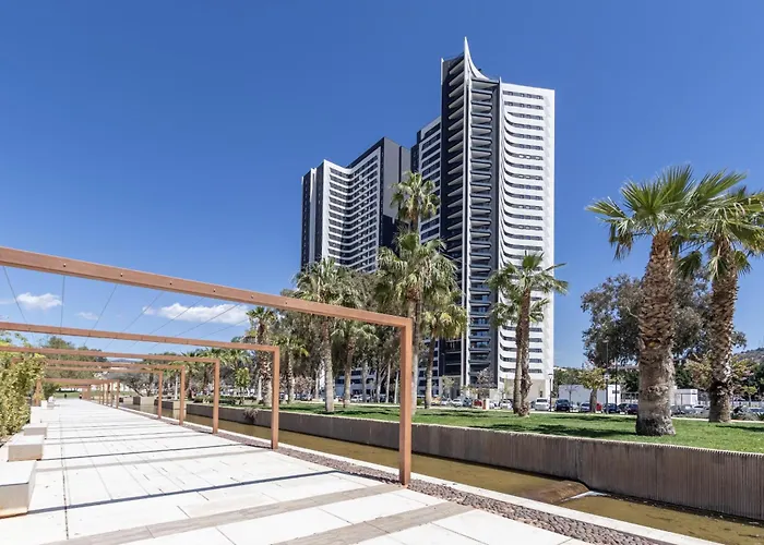 Skyline 9 Pool & Parking Free *