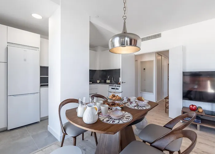 Apartment Skyline 9 Pool & Parking Free Malaga