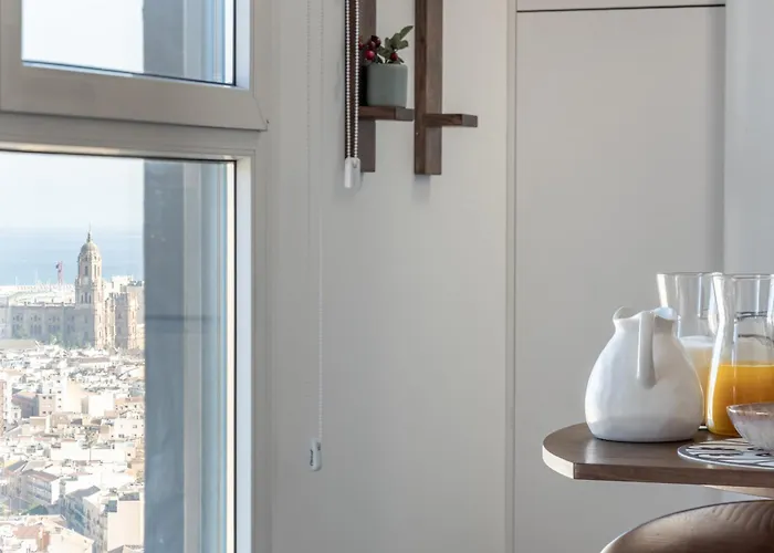 Skyline 9 Pool & Parking Free Apartment